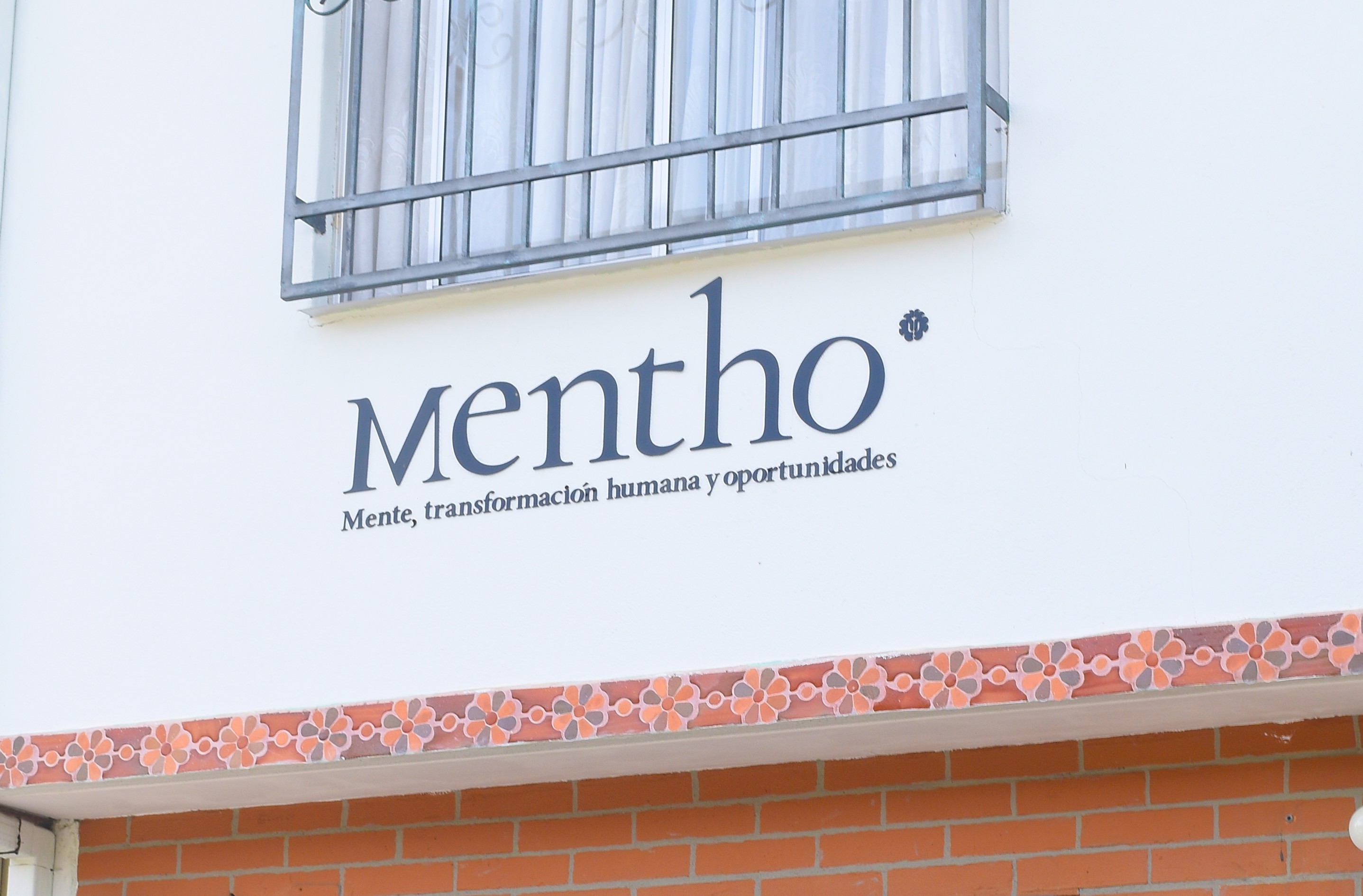 Fachada de Mentho